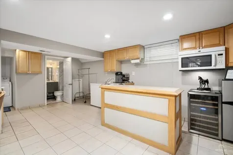 1052 Margret Street Des Plaines IL 60016