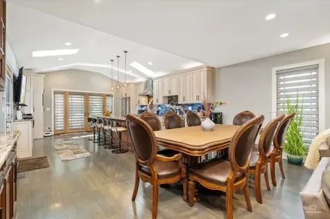 1052 Margret Street Des Plaines IL 60016