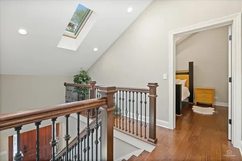 1052 Margret Street Des Plaines IL 60016