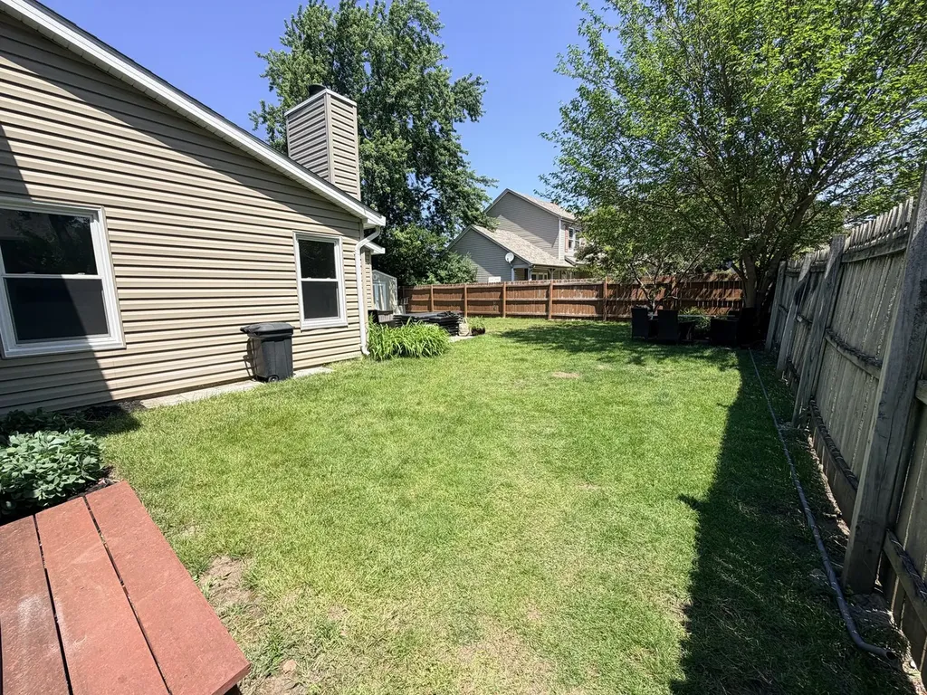 1090 Crestwood Lane Bolingbrook IL 60440