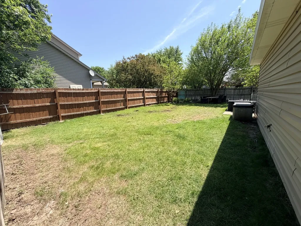 1090 Crestwood Lane Bolingbrook IL 60440