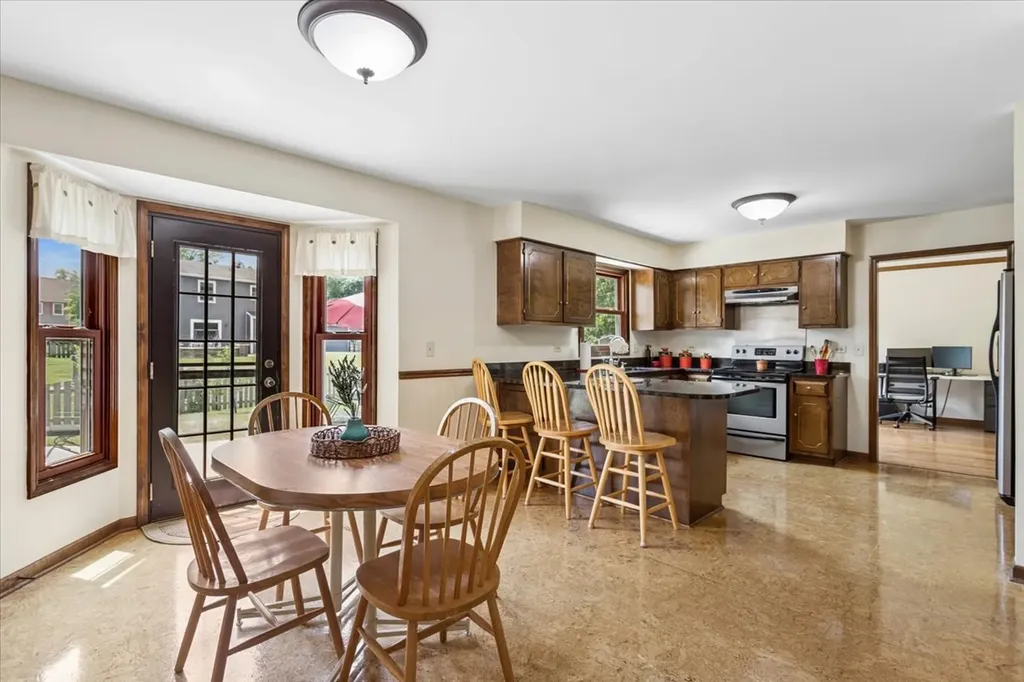 1573 Clemson Drive Naperville IL 60565