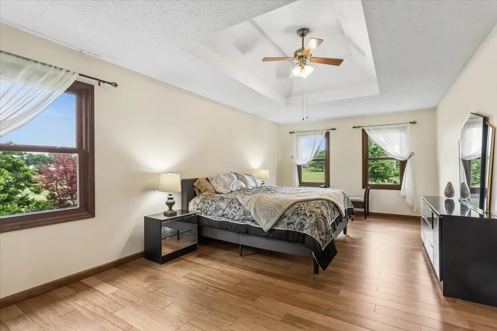 1573 Clemson Drive Naperville IL 60565