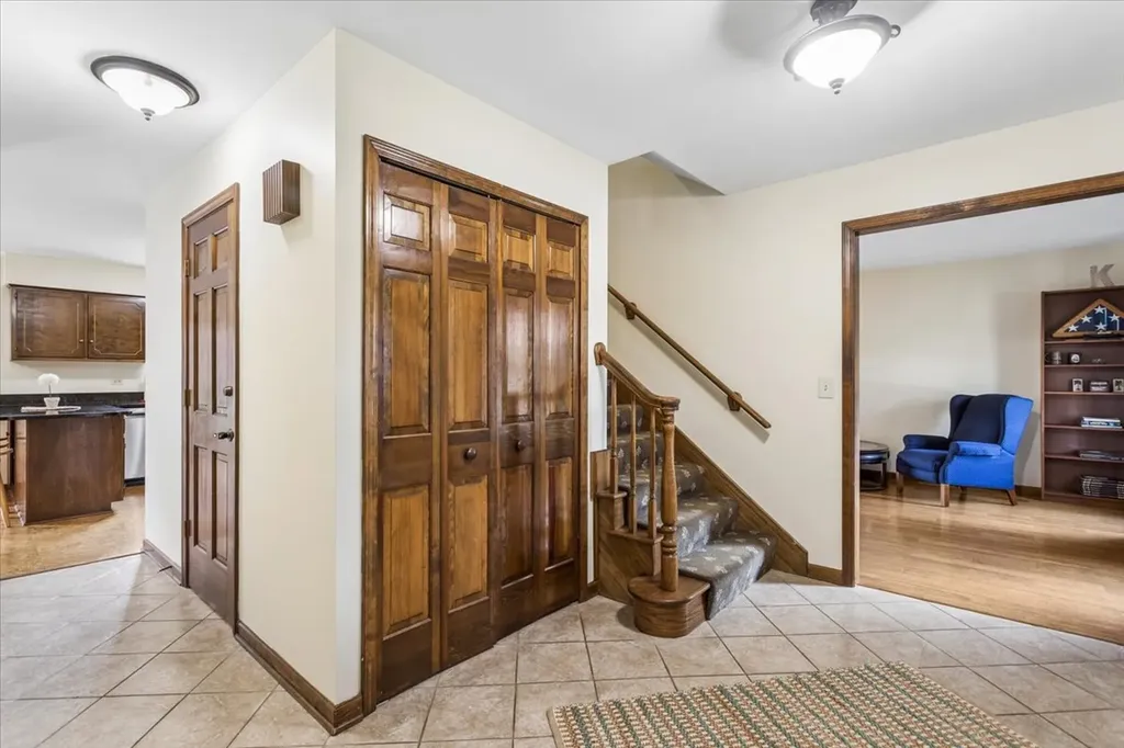 1573 Clemson Drive Naperville IL 60565