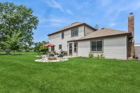 1573 Clemson Drive Naperville IL 60565