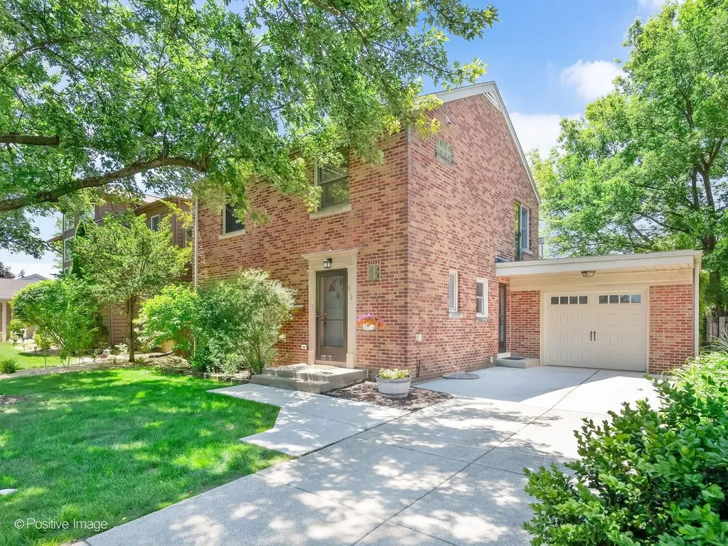 812 South Madison Avenue La Grange IL 60525
