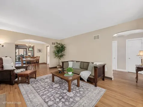 812 South Madison Avenue La Grange IL 60525