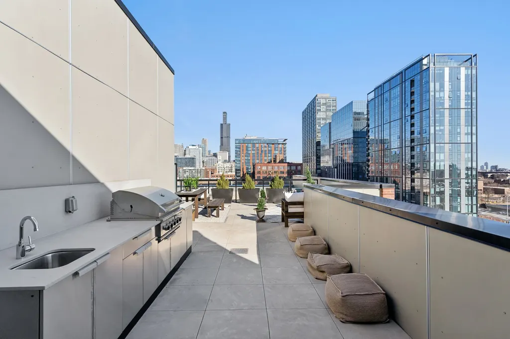 323 South Racine Avenue Chicago IL 60607