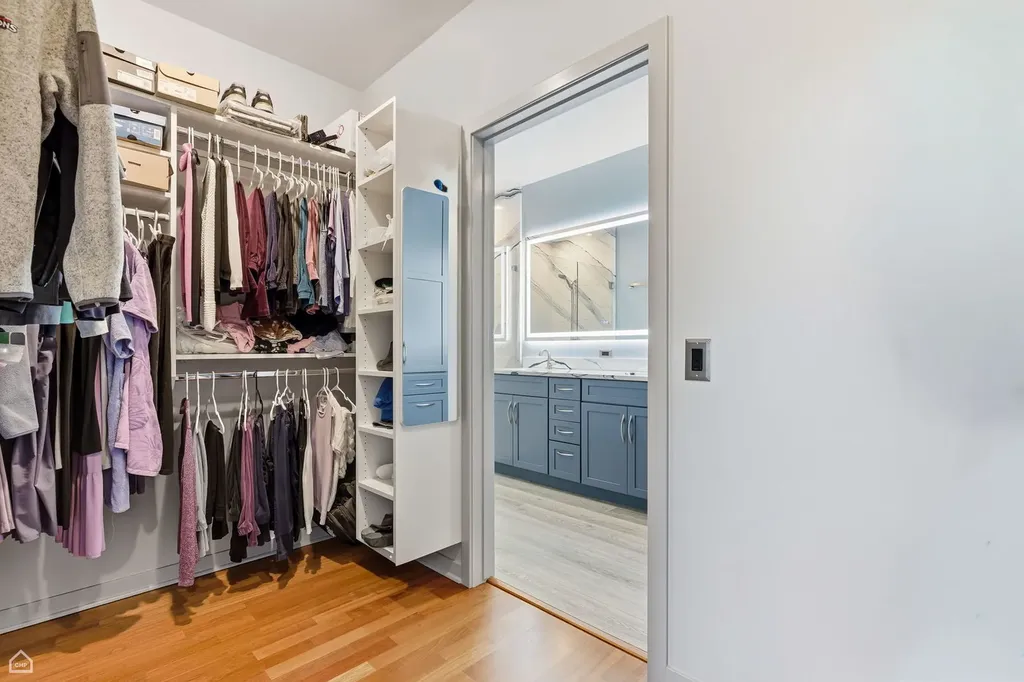 3946 North Ravenswood Avenue Chicago IL 60613