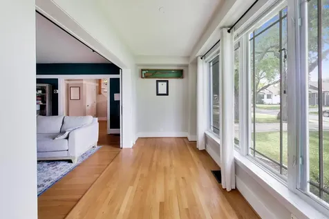 317 Olmsted Road Riverside IL 60546