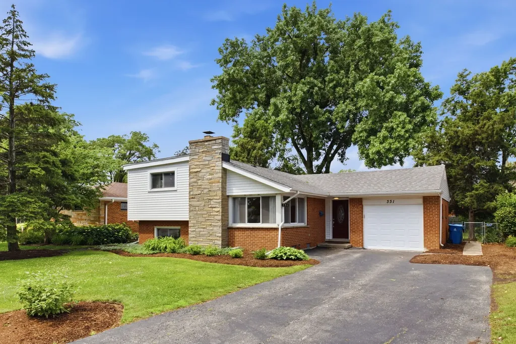 331 East Huntington Avenue Elmhurst IL 60126