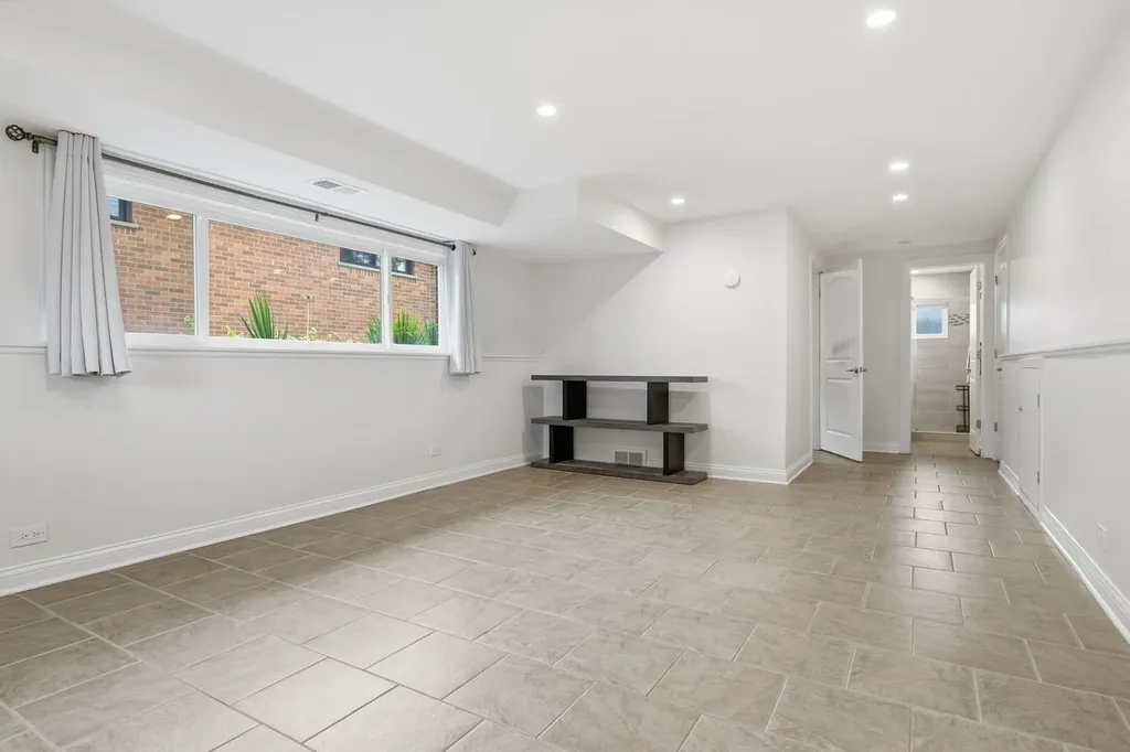 331 East Huntington Avenue Elmhurst IL 60126