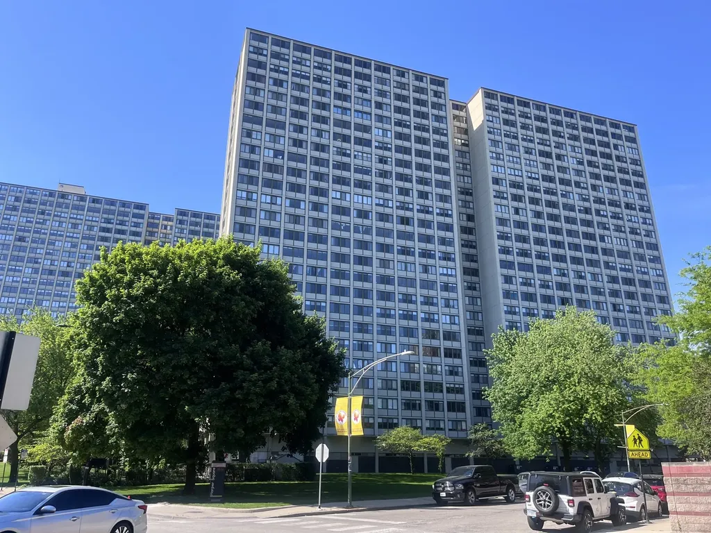 4800 South Lake Park Avenue Chicago IL 60615
