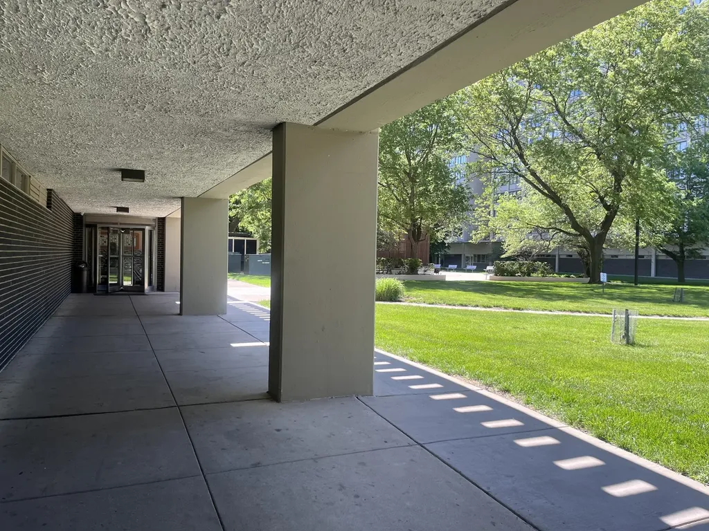 4800 South Lake Park Avenue Chicago IL 60615