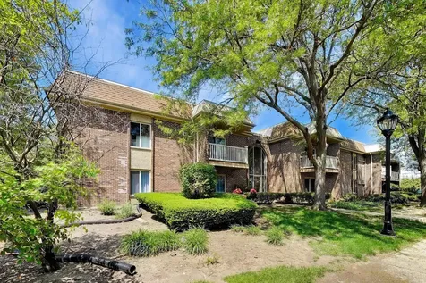 906 West Alleghany Drive Arlington Heights IL 60004