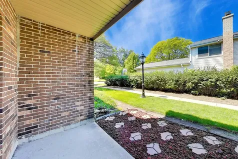 906 West Alleghany Drive Arlington Heights IL 60004
