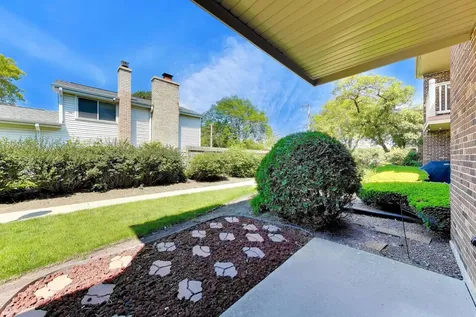 906 West Alleghany Drive Arlington Heights IL 60004