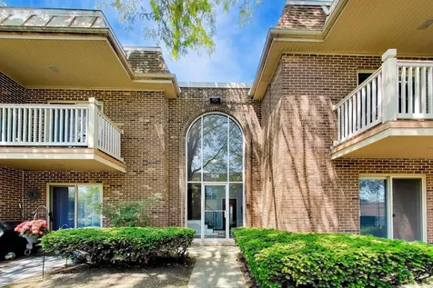 906 West Alleghany Drive Arlington Heights IL 60004