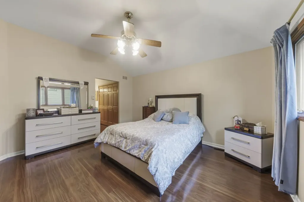 9040 Frances Lane Orland Park IL 60462