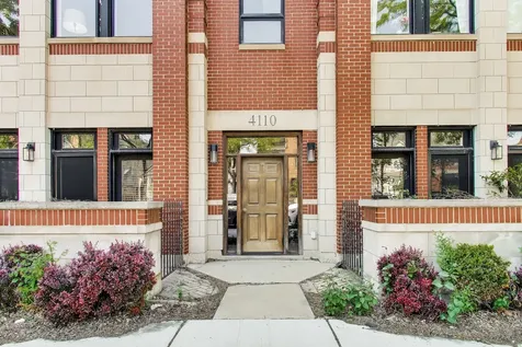 4110 North Western Avenue Chicago IL 60618