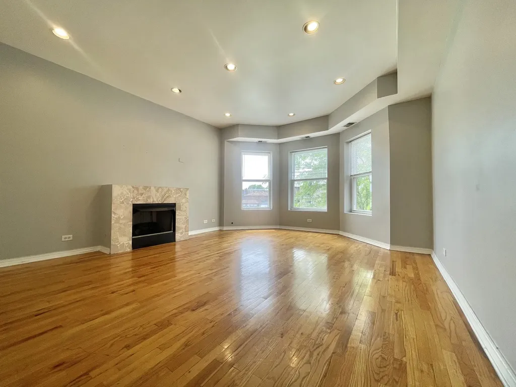 4451 South Indiana Avenue Chicago IL 60653