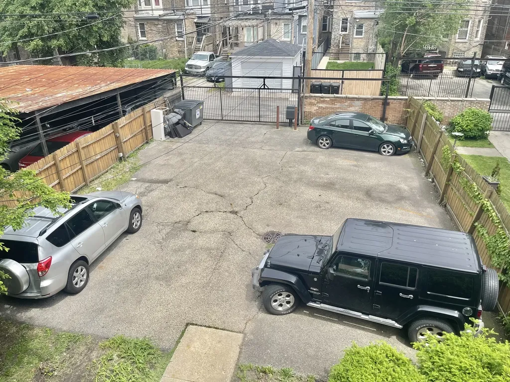4451 South Indiana Avenue Chicago IL 60653