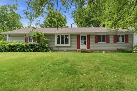 324 Boulder Hill Pass Oswego IL 60543