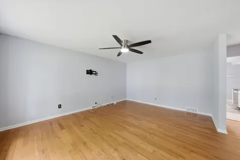 324 Boulder Hill Pass Oswego IL 60543