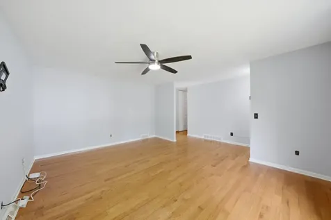 324 Boulder Hill Pass Oswego IL 60543