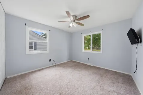 324 Boulder Hill Pass Oswego IL 60543