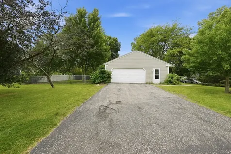 324 Boulder Hill Pass Oswego IL 60543