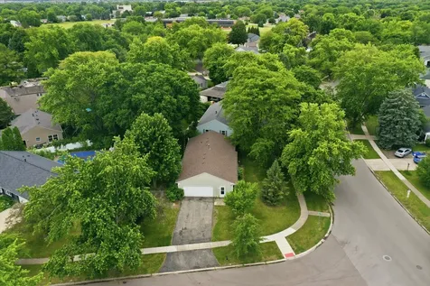 324 Boulder Hill Pass Oswego IL 60543