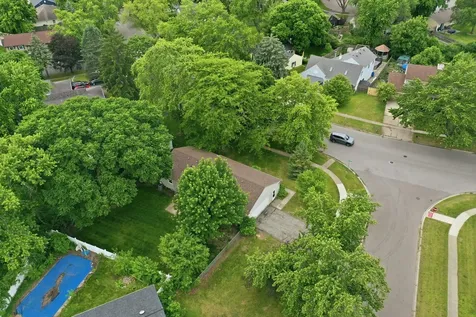 324 Boulder Hill Pass Oswego IL 60543