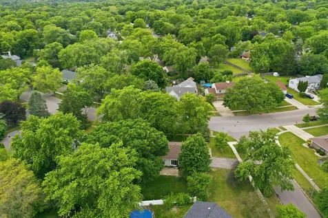 324 Boulder Hill Pass Oswego IL 60543