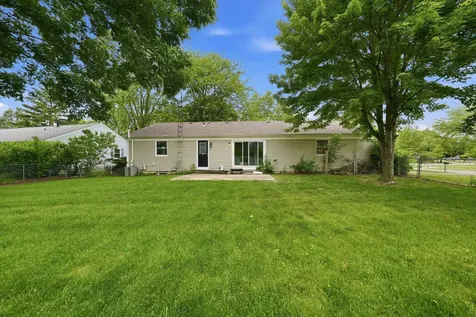 324 Boulder Hill Pass Oswego IL 60543