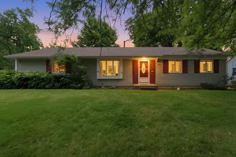 324 Boulder Hill Pass Oswego IL 60543