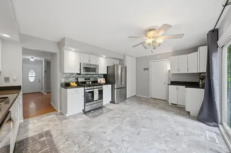 324 Boulder Hill Pass Oswego IL 60543