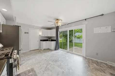 324 Boulder Hill Pass Oswego IL 60543