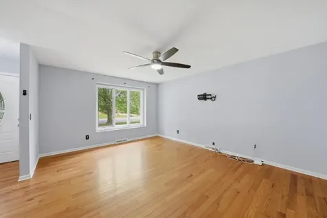 324 Boulder Hill Pass Oswego IL 60543