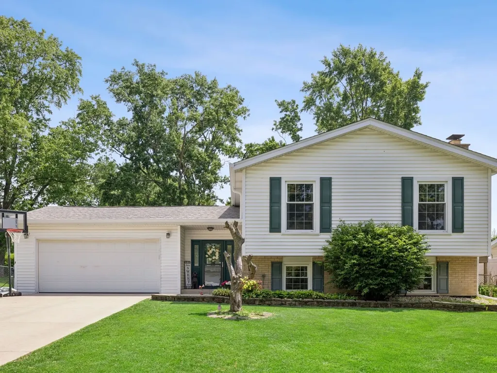 7329 Richmond Avenue Darien IL 60561