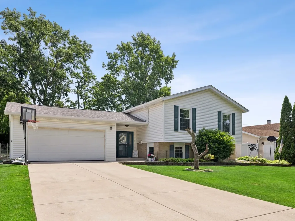 7329 Richmond Avenue Darien IL 60561