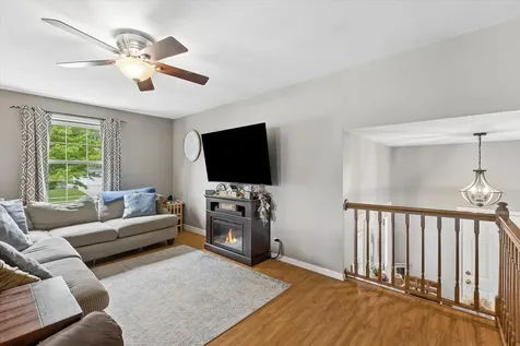 7329 Richmond Avenue Darien IL 60561