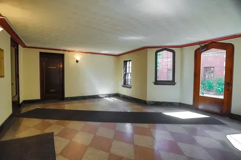 1113 Holley Court Oak Park IL 60301