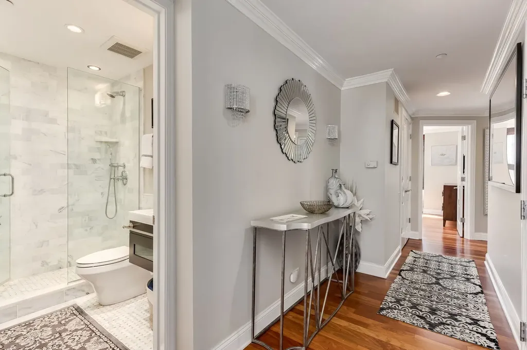 221 East Walton Place Chicago IL 60611