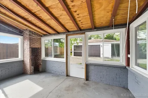10155 Ivanhoe Avenue Schiller Park IL 60176