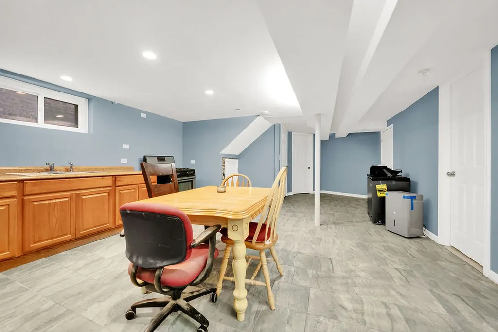 7234 South Ridgeway Avenue Chicago IL 60629