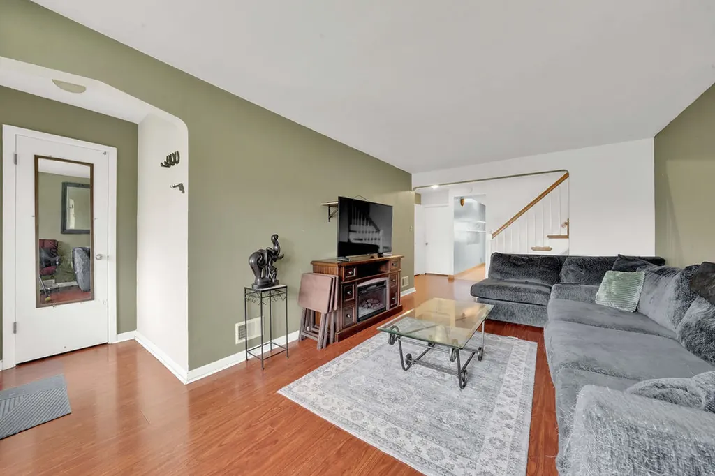 7234 South Ridgeway Avenue Chicago IL 60629