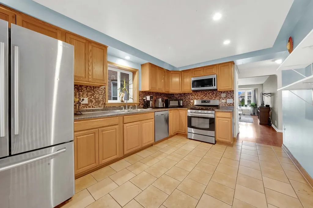 7234 South Ridgeway Avenue Chicago IL 60629