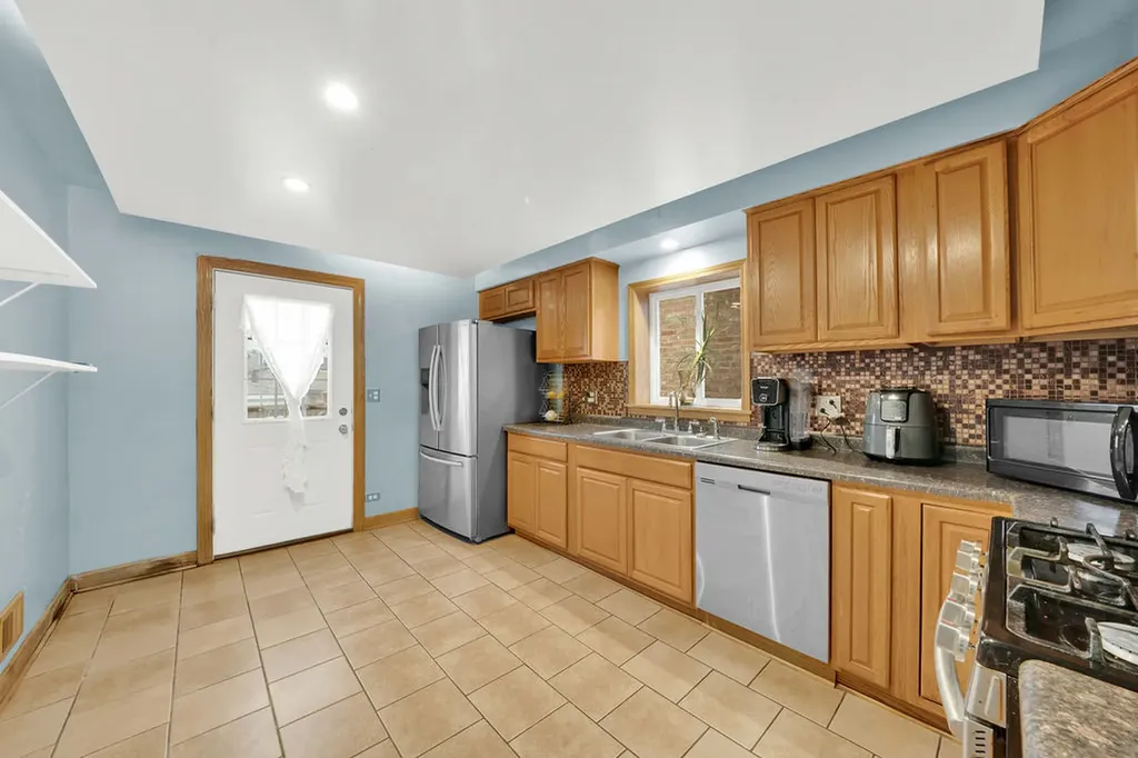 7234 South Ridgeway Avenue Chicago IL 60629