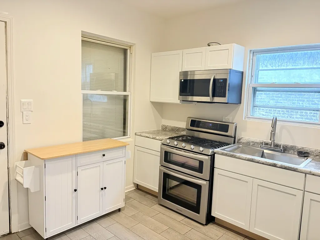 8451 South May Street Chicago IL 60620